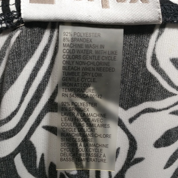 Black & White Floral TanJay Skirt - Picture 3 of 4